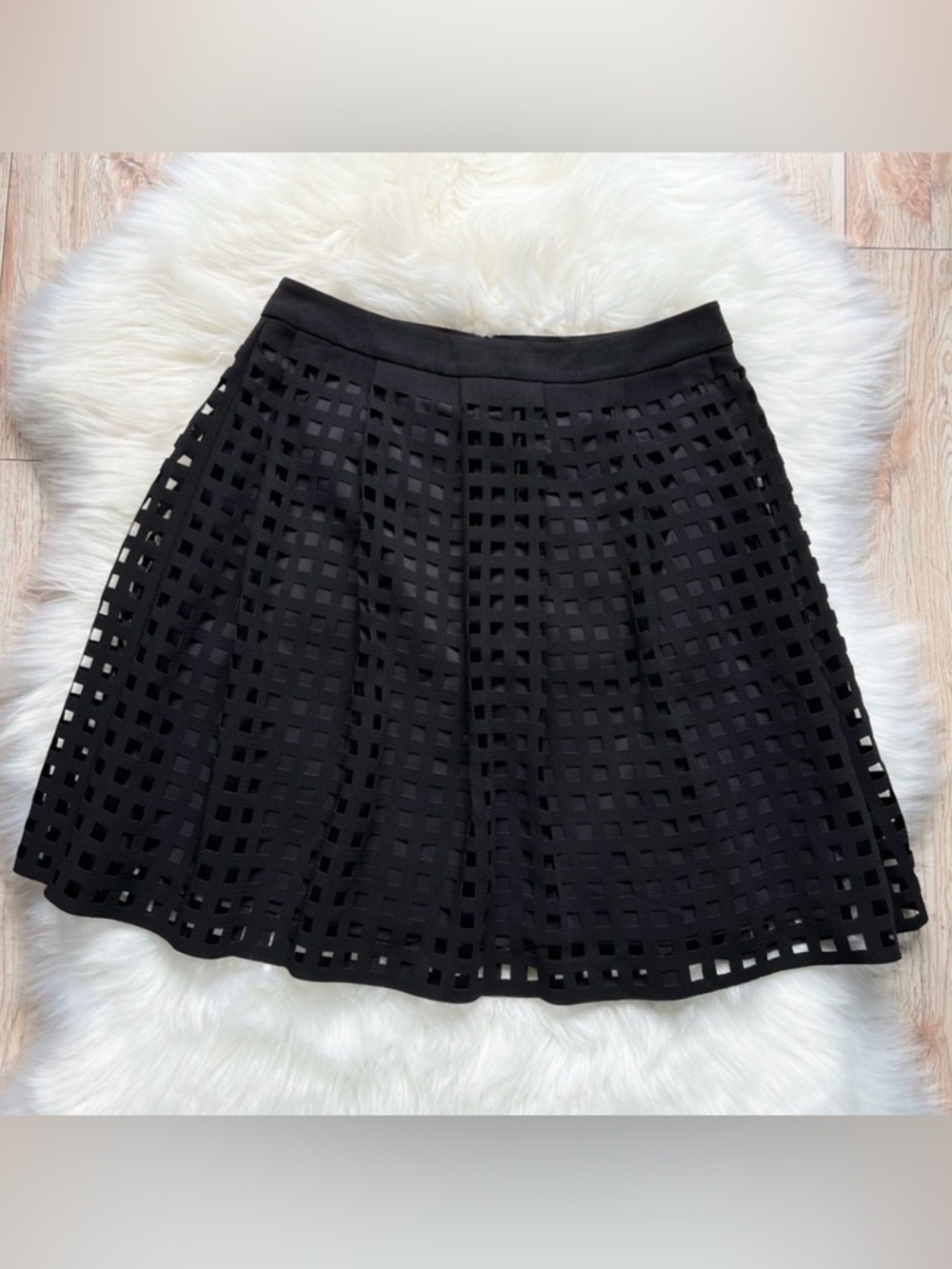 REISS Black Mini Skirt Sz 0 Eyelet Lined Skater Skirt Zipper Closure Kidcore